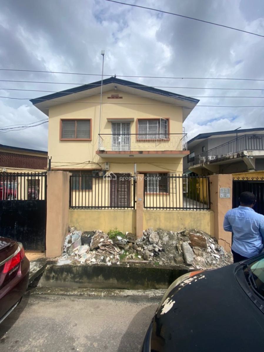 Spacious and Well Maintained Block of Flats, Ogunlana, Surulere, Lagos, Block of Flats for Sale
