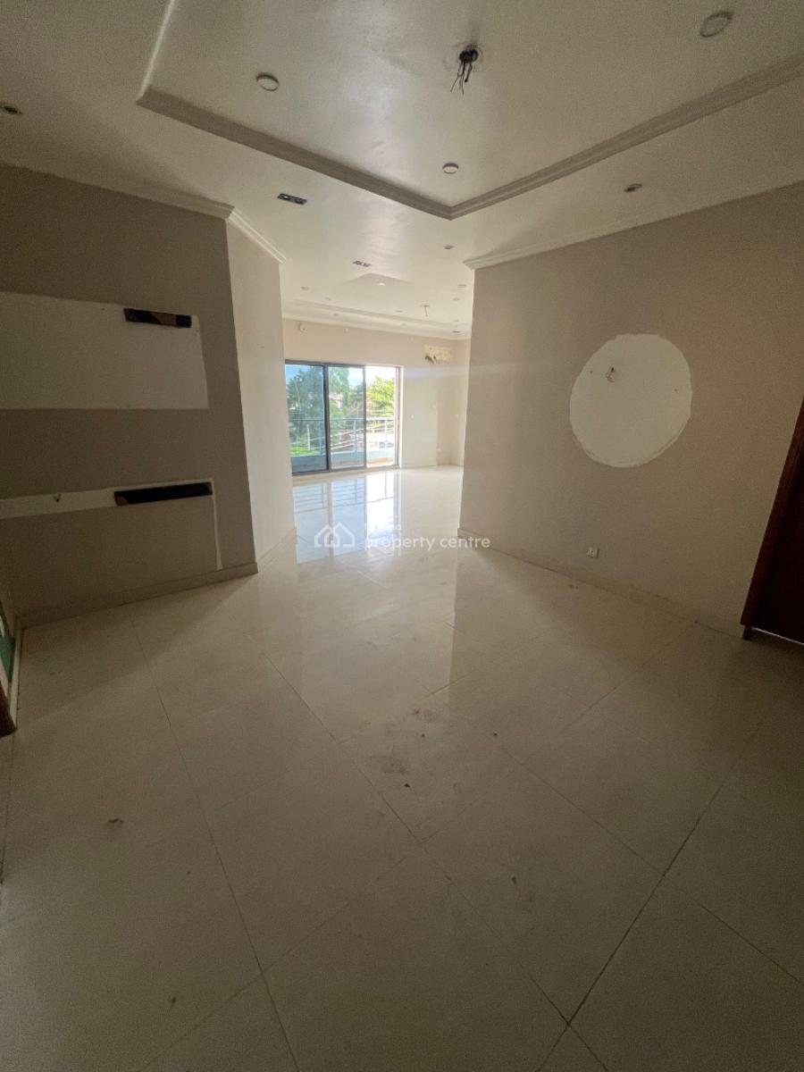 Classic and Spacious 3-bedroom Flat, Lekki Phase 1, Lekki, Lagos, Flat / Apartment for Rent