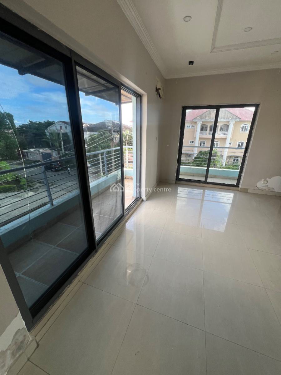 Classic and Spacious 3-bedroom Flat, Lekki Phase 1, Lekki, Lagos, Flat / Apartment for Rent