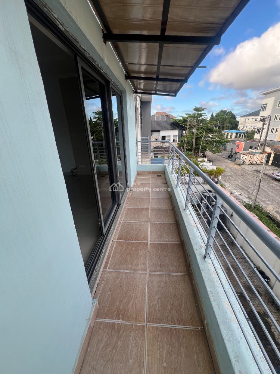 Classic and Spacious 3-bedroom Flat, Lekki Phase 1, Lekki, Lagos, Flat / Apartment for Rent