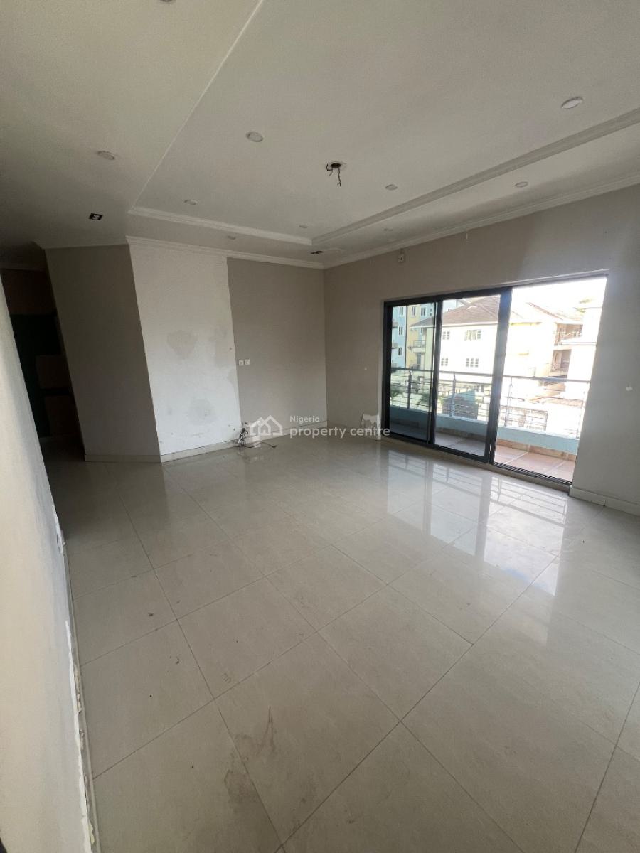 Classic and Spacious 3-bedroom Flat, Lekki Phase 1, Lekki, Lagos, Flat / Apartment for Rent
