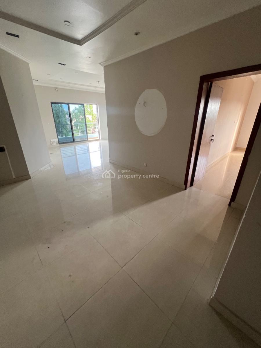Classic and Spacious 3-bedroom Flat, Lekki Phase 1, Lekki, Lagos, Flat / Apartment for Rent
