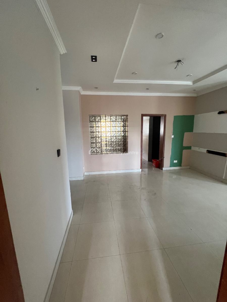 Classic and Spacious 3-bedroom Flat, Lekki Phase 1, Lekki, Lagos, Flat / Apartment for Rent
