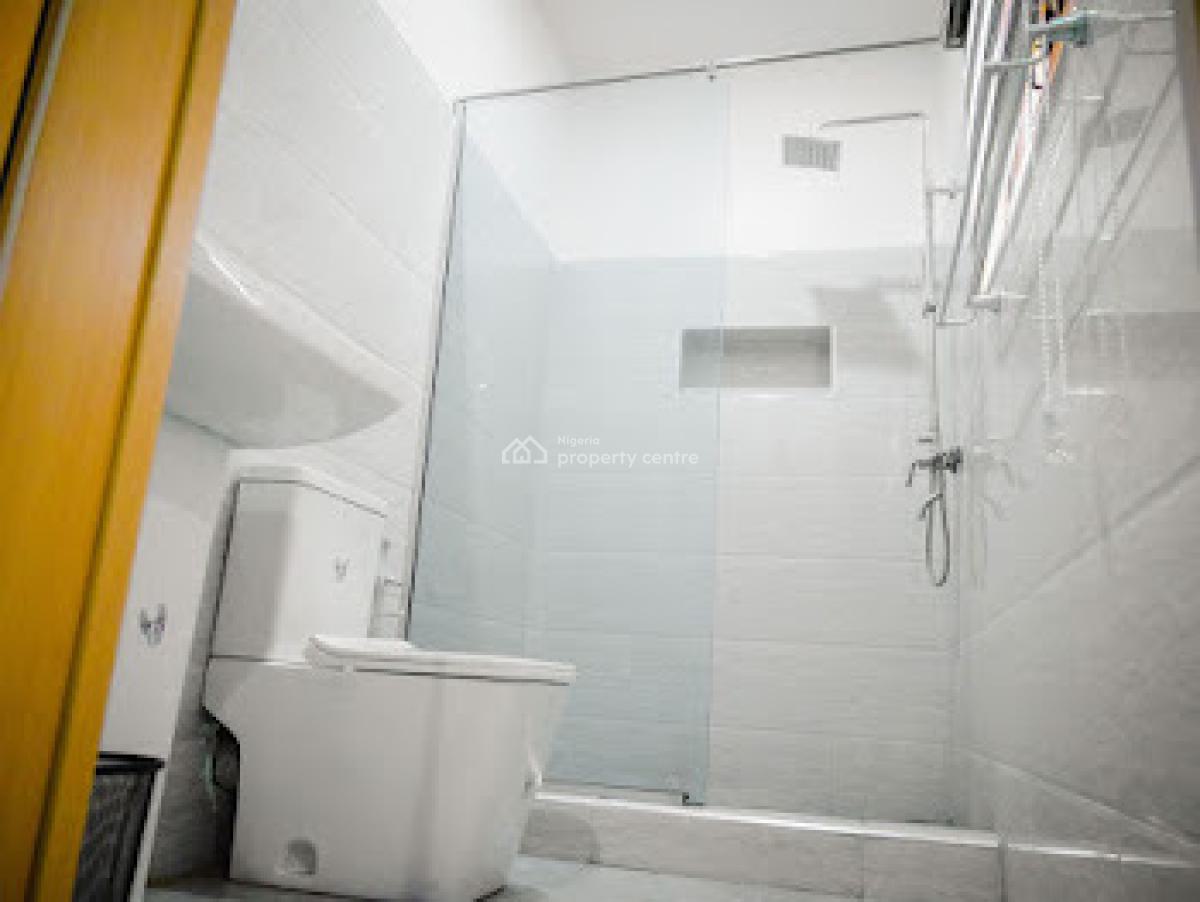 3 Units of Cozy One Bedroom Apartment with Swimming Pool and Gym, Adebisi Ogunniyi Crescent Off Oladimeji Alo Street, Lekki Phase 1, Lekki, Lagos, Flat / Apartment Short Let