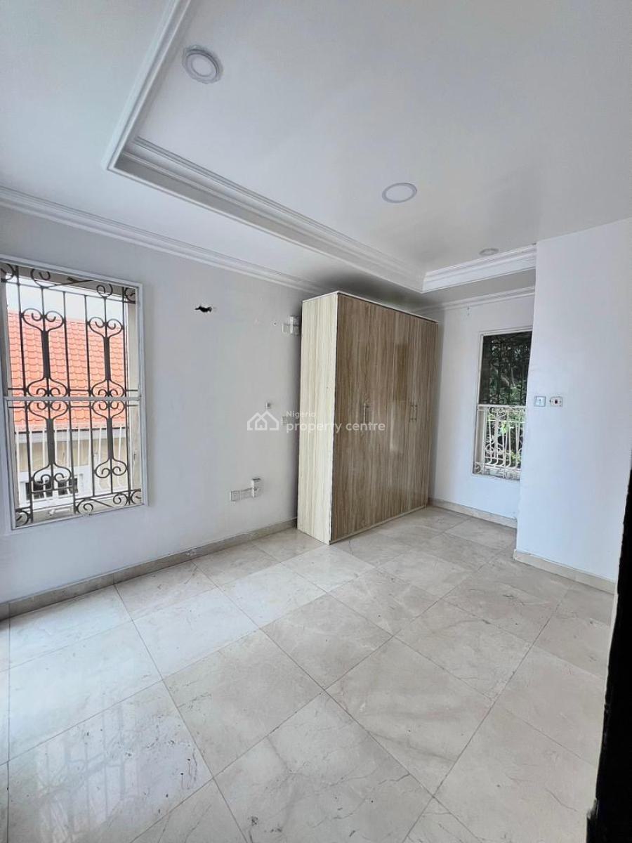 3 Bedroom Apartment in a Secure Estate, Lekki Phase 1, Lekki, Lagos, Flat / Apartment for Rent