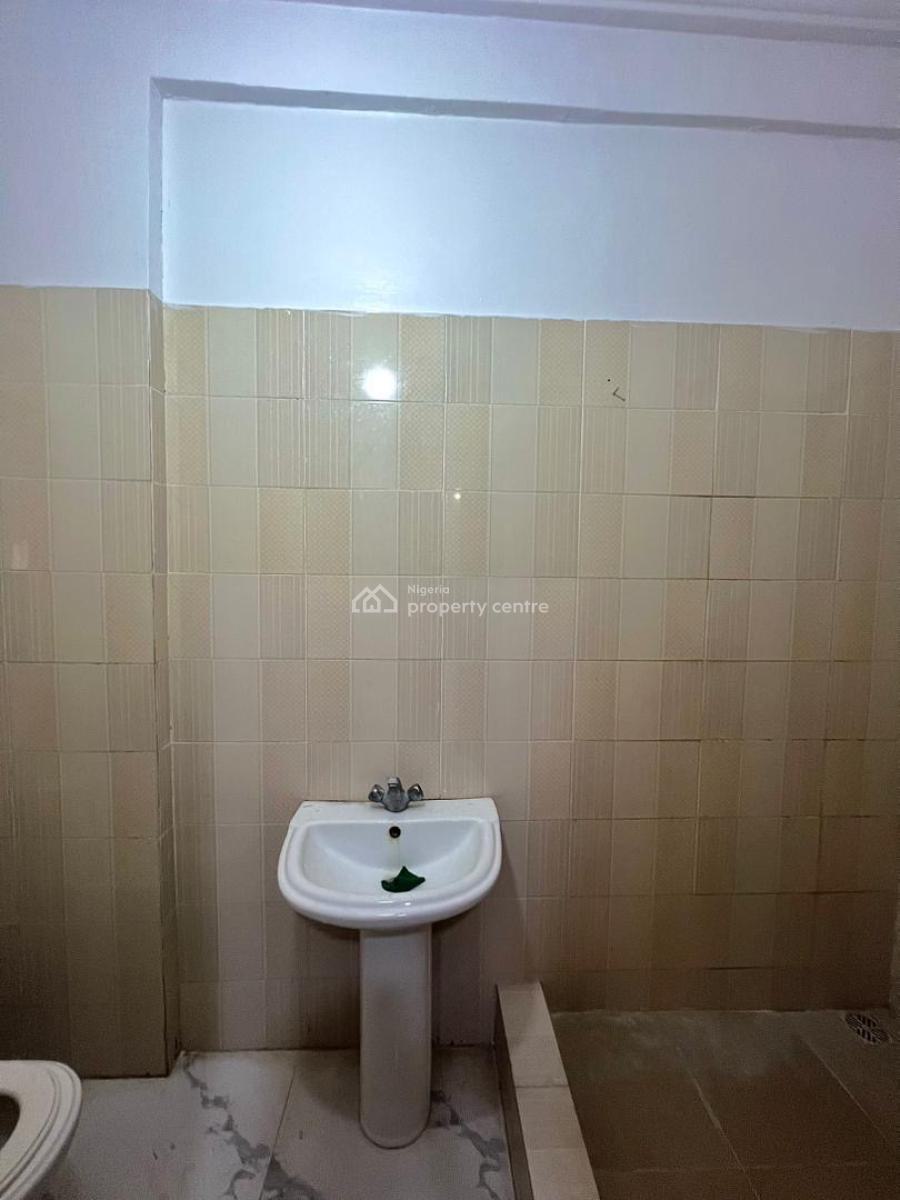 Spacious 2bedroom Apartment in a Secure Estate, Lekki Phase 1, Lekki, Lagos, Flat / Apartment for Rent