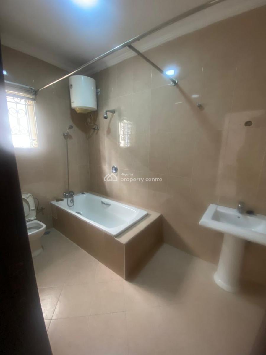 Newly Revamped Serviced 2 Bedroom Apartment in Lekki Phase 1, Off Admiralty Lekki Phase 1, Lekki Phase 1, Lekki, Lagos, Flat / Apartment for Rent