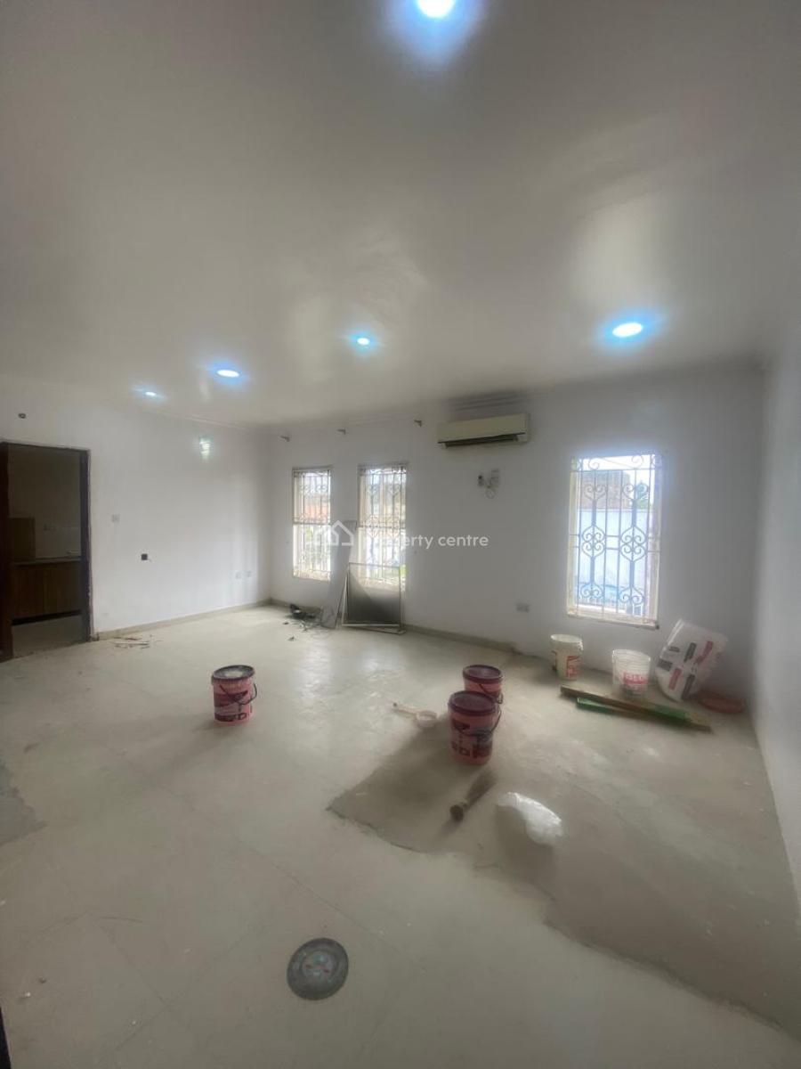 Newly Revamped Serviced 2 Bedroom Apartment in Lekki Phase 1, Off Admiralty Lekki Phase 1, Lekki Phase 1, Lekki, Lagos, Flat / Apartment for Rent