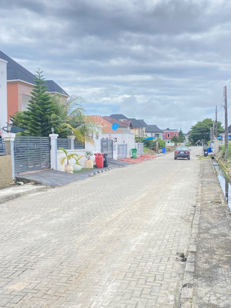 Half Plot Measuring 300sqm Dryland, Pearl Gardens Estate Behind Shoprite Sangotedo, Sangotedo, Ajah, Lagos, Residential Land for Sale