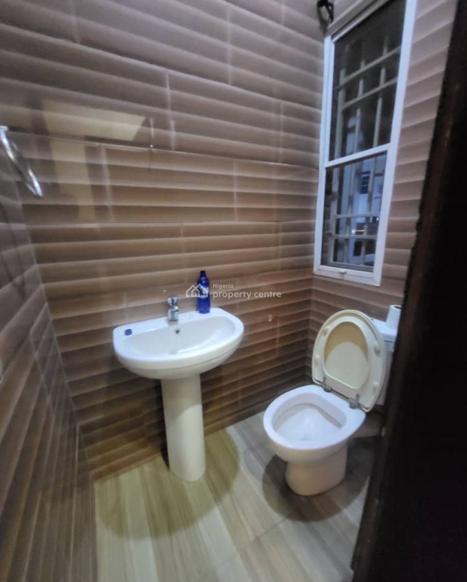 *stallion Serviced 2bedroom Flat with Central Generator, By American International School, Durumi, Abuja, Flat / Apartment for Rent