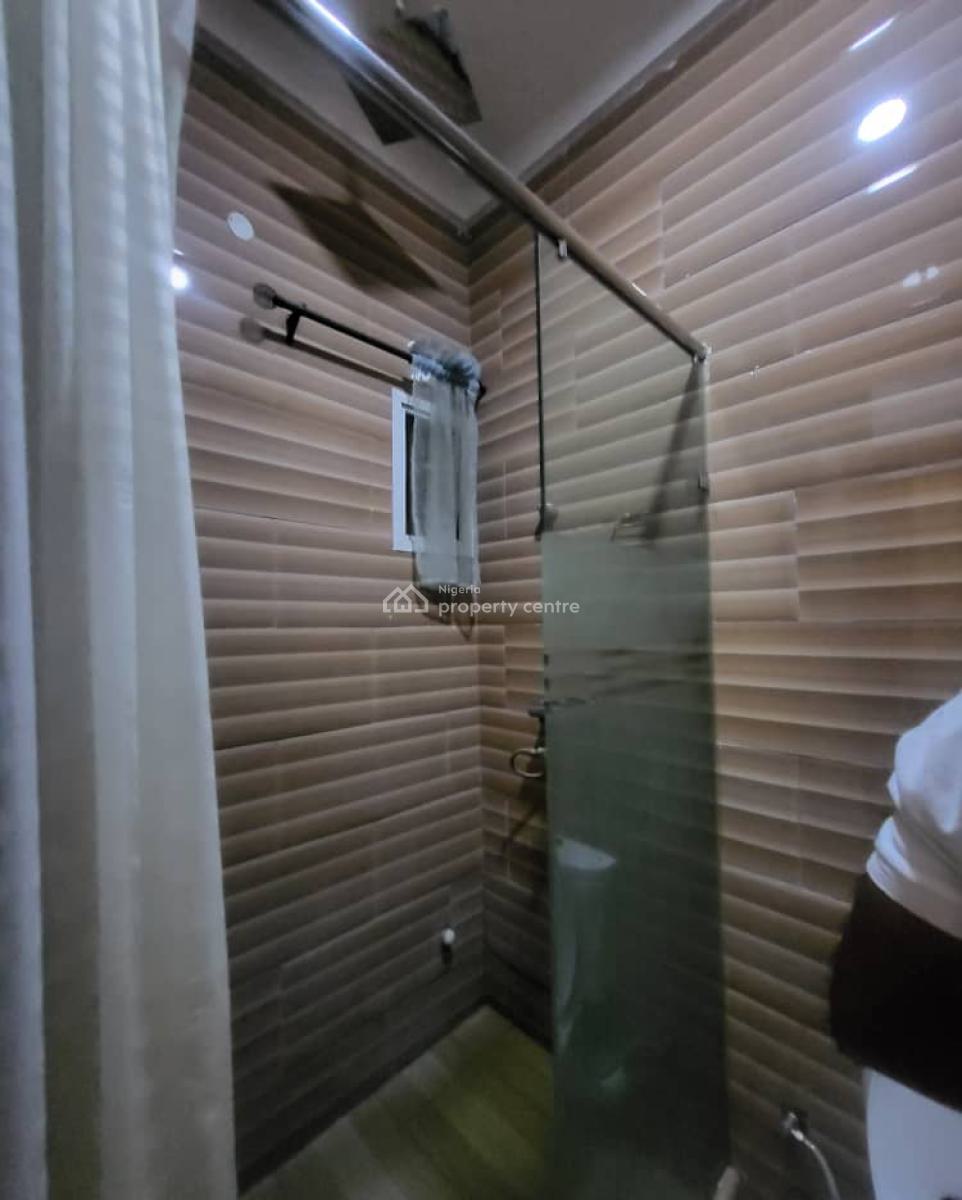 *stallion Serviced 2bedroom Flat with Central Generator, By American International School, Durumi, Abuja, Flat / Apartment for Rent
