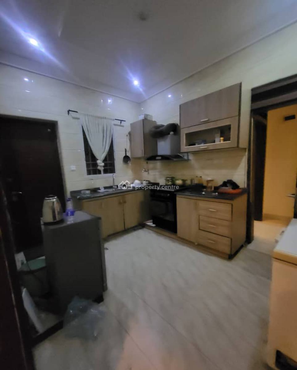 *stallion Serviced 2bedroom Flat with Central Generator, By American International School, Durumi, Abuja, Flat / Apartment for Rent