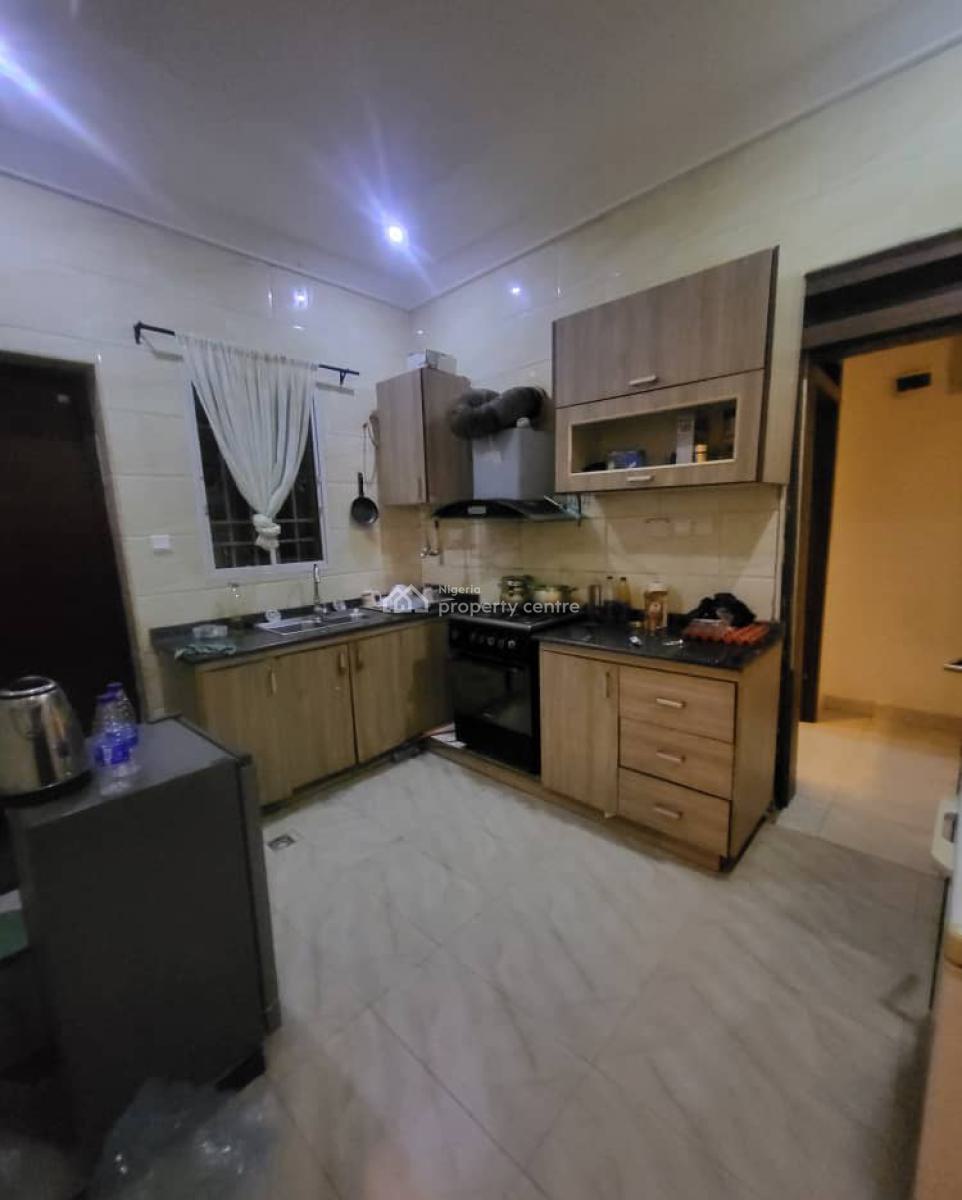 *stallion Serviced 2bedroom Flat with Central Generator, By American International School, Durumi, Abuja, Flat / Apartment for Rent