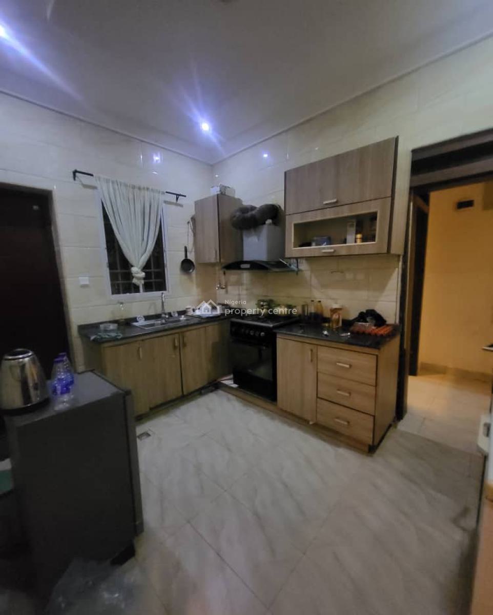 *stallion Serviced 2bedroom Flat with Central Generator, By American International School, Durumi, Abuja, Flat / Apartment for Rent
