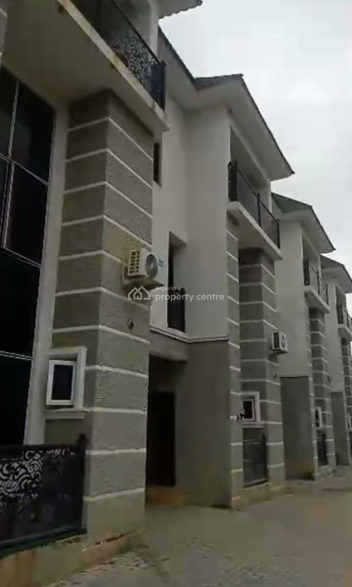 Distress 4 Bedroom Terrace Duplex Wit Boys Quarter, Jahi, Abuja, Terraced Duplex for Sale