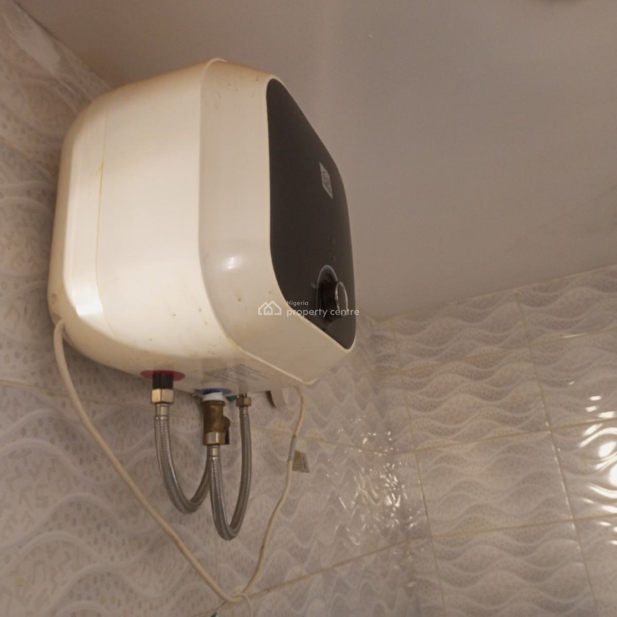 2 Bedroom Flat, Brains & Hammers City, Life Camp, Abuja, Flat / Apartment for Rent