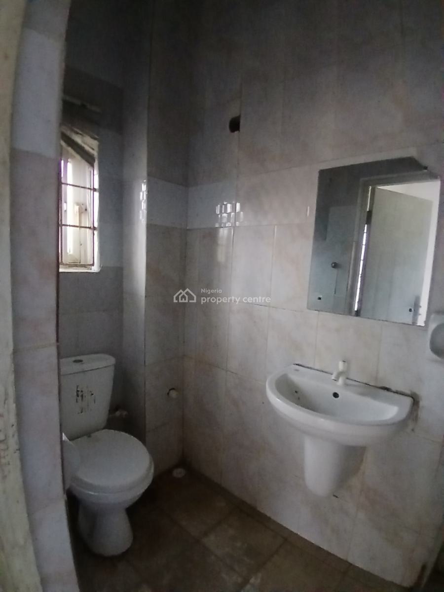 Rooms in a Shared Apartment, Gated and Secured Estate, Badore Road, Ajah, Lagos, Flat / Apartment for Rent