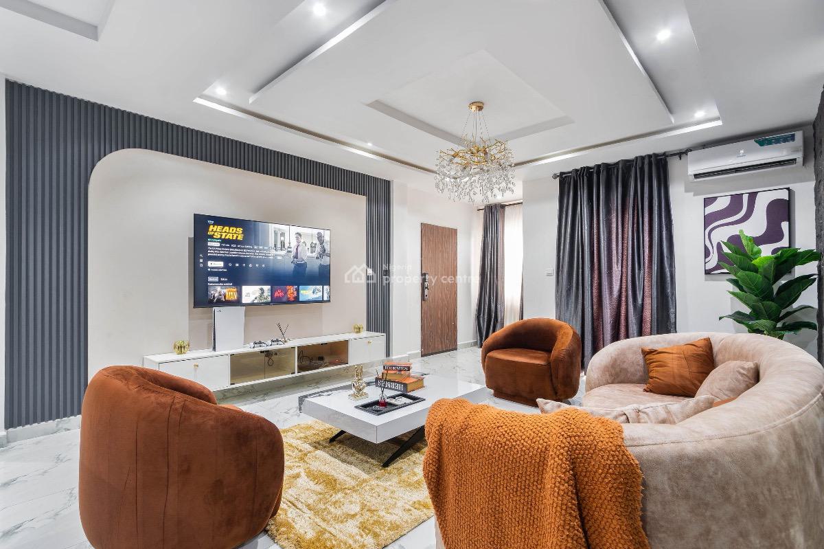 Cozy 2 Bedroom Apartment with Ps5 and Snooker Board, Circle Mall, Osapa, Lekki, Lagos, Flat / Apartment Short Let