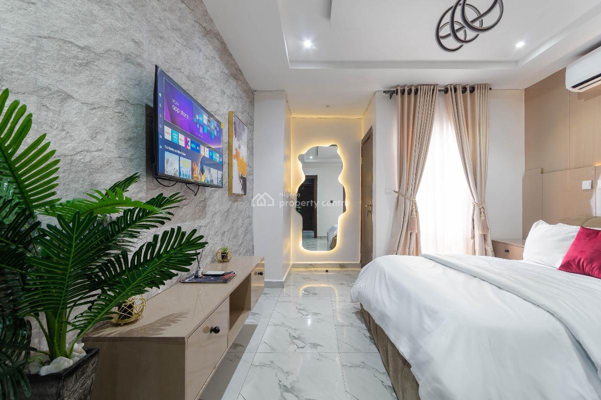 Cozy 2 Bedroom Apartment with Ps5 and Snooker Board, Circle Mall, Osapa, Lekki, Lagos, Flat / Apartment Short Let