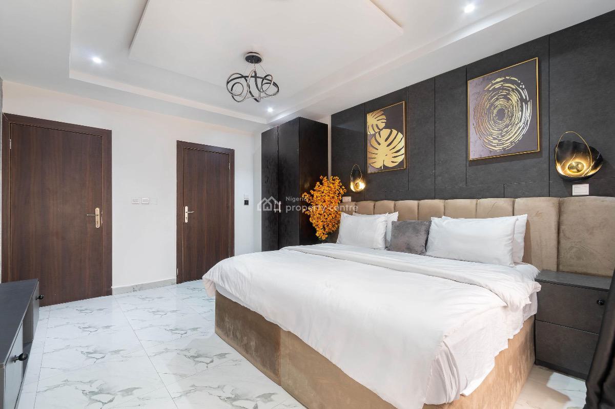 Cozy 2 Bedroom Apartment with Ps5 and Snooker Board, Circle Mall, Osapa, Lekki, Lagos, Flat / Apartment Short Let