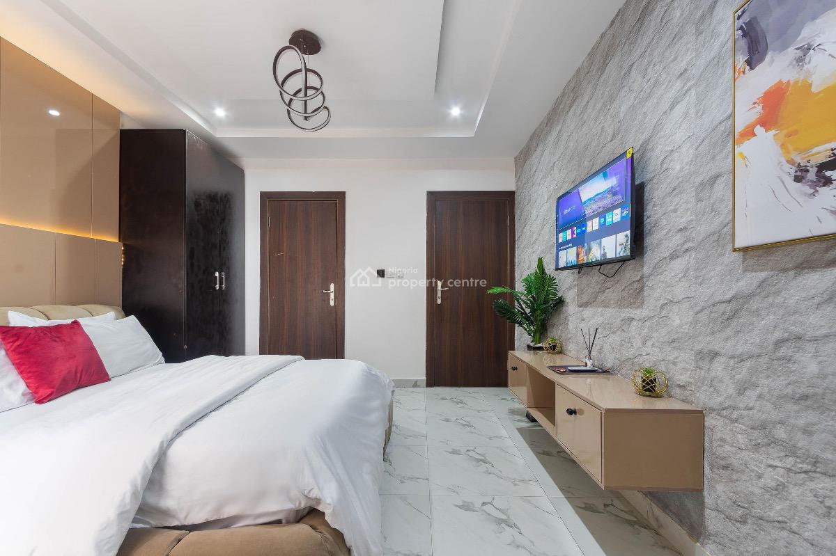 Cozy 2 Bedroom Apartment with Ps5 and Snooker Board, Circle Mall, Osapa, Lekki, Lagos, Flat / Apartment Short Let
