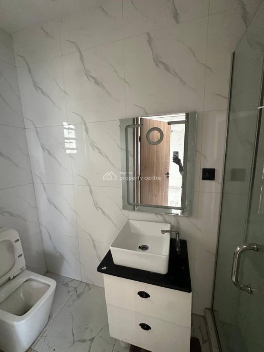 2 Bedroom Penthouse 4th Floor, Ologolo, Lekki, Lagos, Flat / Apartment for Rent
