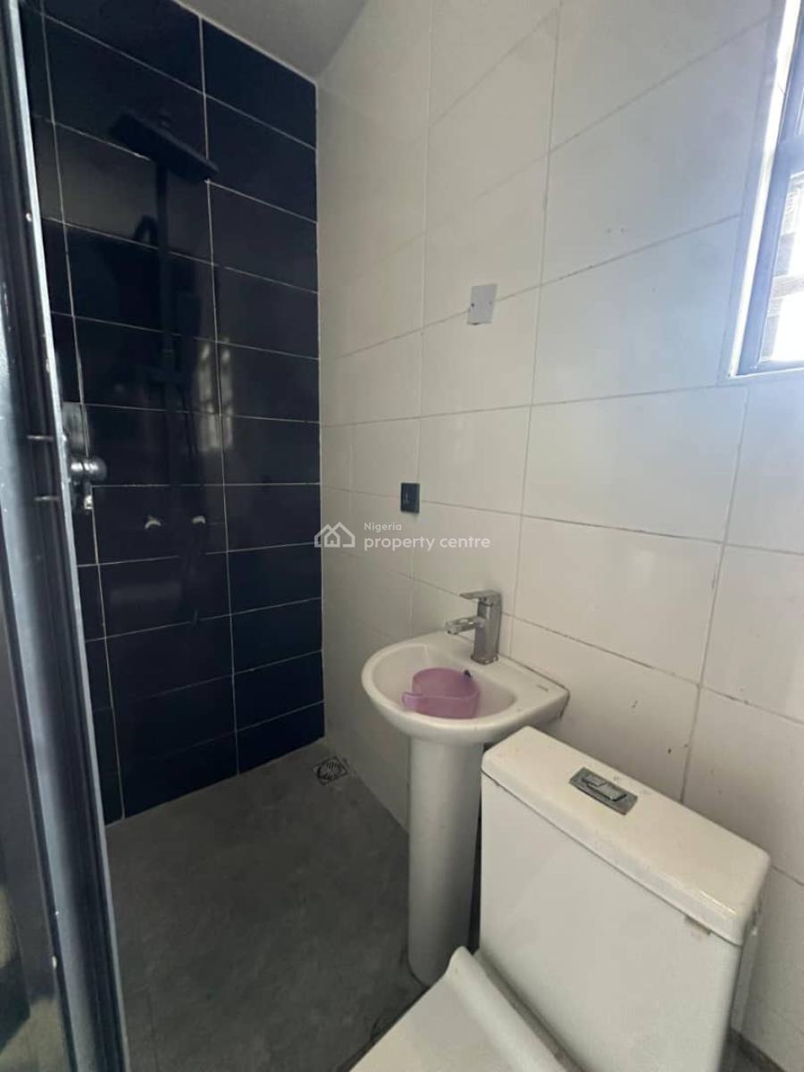 2 Bedroom Penthouse 4th Floor, Ologolo, Lekki, Lagos, Flat / Apartment for Rent