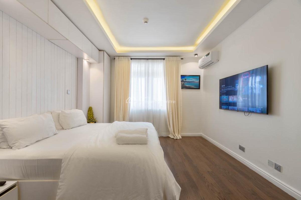Luxury Three Bedroom with Swimming Pool, Lekki Phase 1, Lekki, Lagos, Commercial Property Short Let