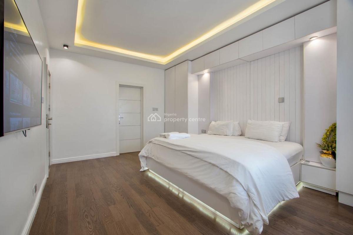 Luxury Three Bedroom with Swimming Pool, Lekki Phase 1, Lekki, Lagos, Commercial Property Short Let