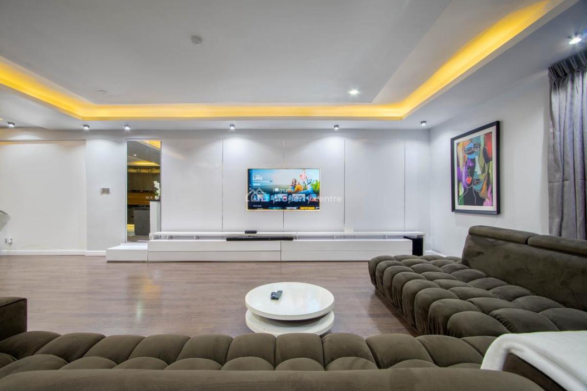 Luxury Three Bedroom with Swimming Pool, Lekki Phase 1, Lekki, Lagos, Commercial Property Short Let