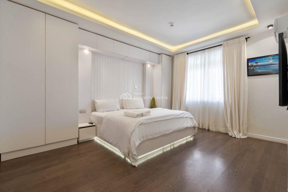 Luxury Three Bedroom with Swimming Pool, Lekki Phase 1, Lekki, Lagos, Commercial Property Short Let