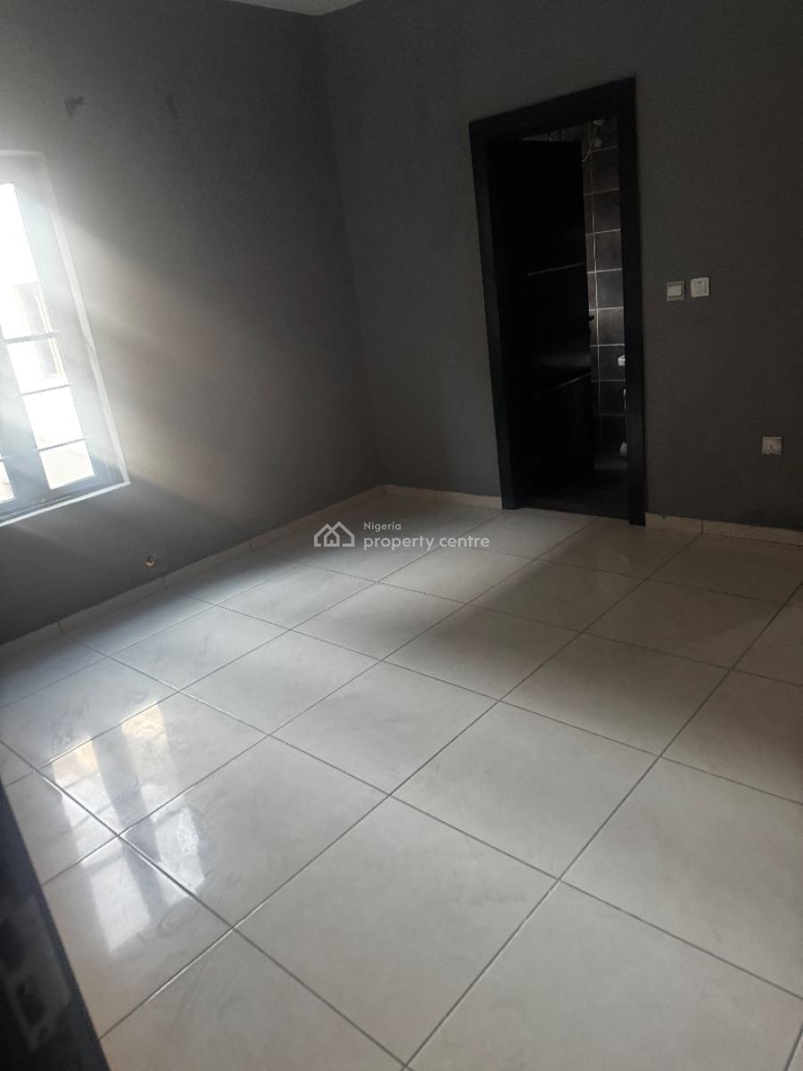Spacious 2 Bedroom Apartment with Balcony (upstairs), Conservation Road, Lekki Phase 2, Lekki, Lagos, Flat / Apartment for Rent