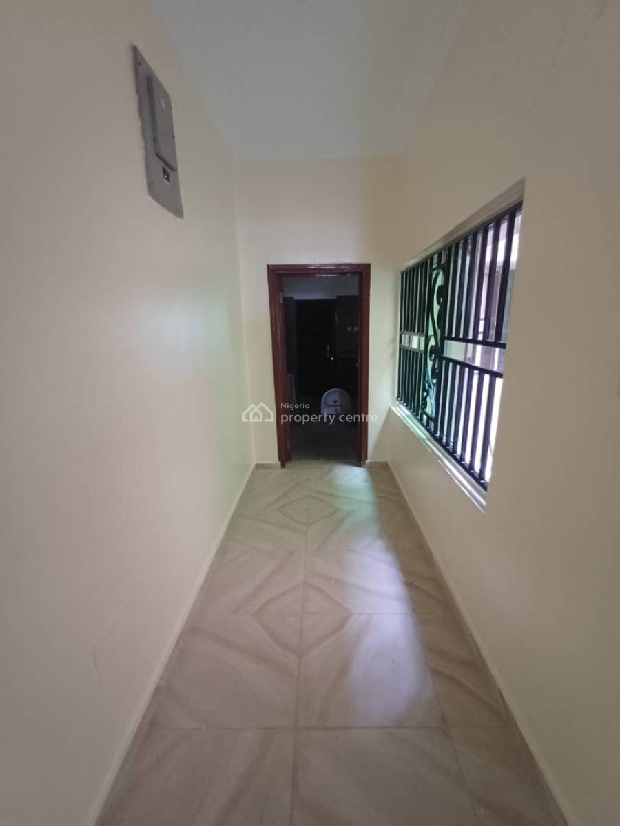 Nice 3 Bedroom Flat, Lekki Phase 1, Lekki, Lagos, Flat / Apartment for Rent