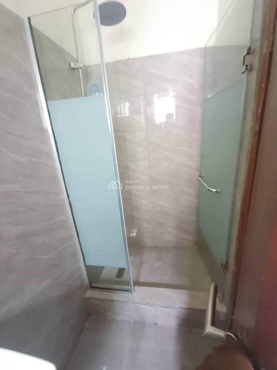 Nice 3 Bedroom Flat, Lekki Phase 1, Lekki, Lagos, Flat / Apartment for Rent