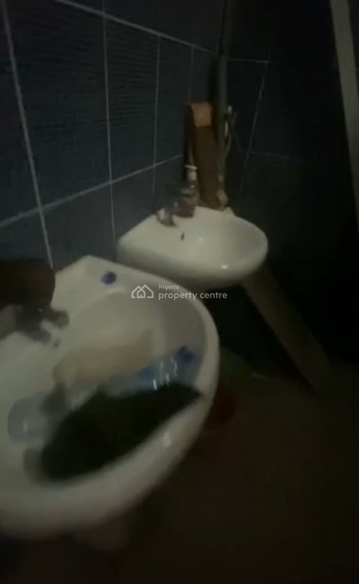 Office Space, Upstairs on 1st Floor., Yaba, Lagos, Office Space for Rent