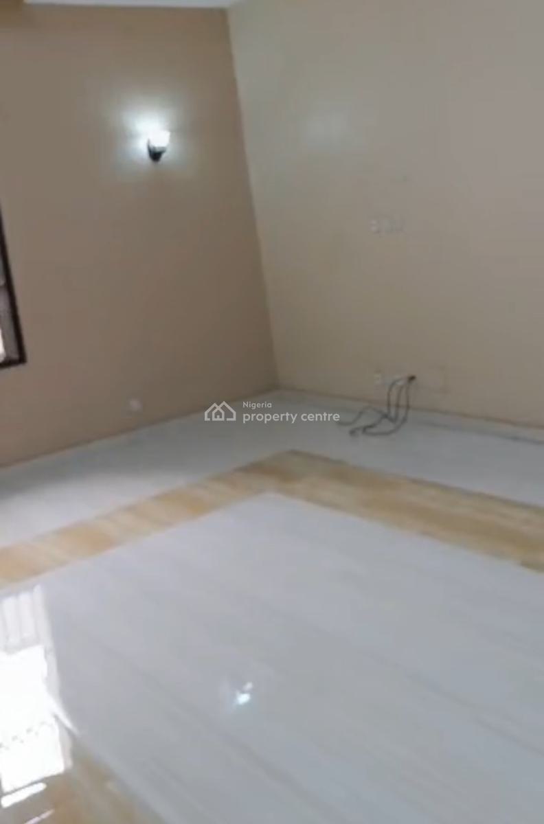 Super Clean 2 Bedroom Flat, 2nd Floor, Tarred Rd, By Shafa, Wuye, Abuja, Flat / Apartment for Rent