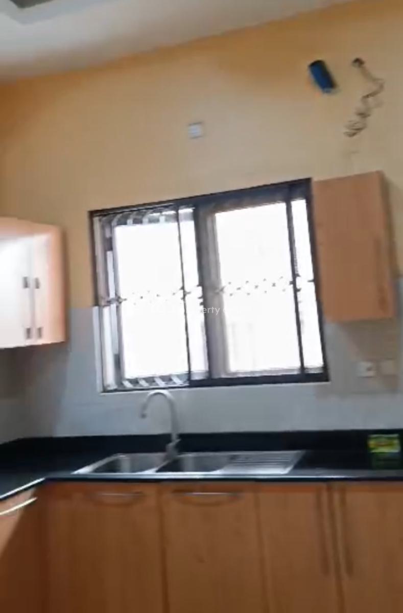 Super Clean 2 Bedroom Flat, 2nd Floor, Tarred Rd, By Shafa, Wuye, Abuja, Flat / Apartment for Rent