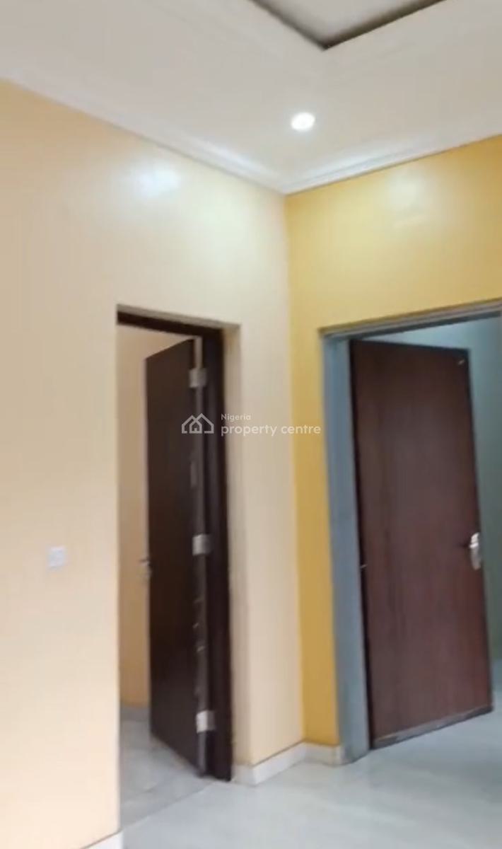 Super Clean 2 Bedroom Flat, 2nd Floor, Tarred Rd, By Shafa, Wuye, Abuja, Flat / Apartment for Rent