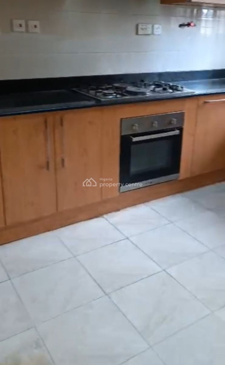 Super Clean 2 Bedroom Flat, 2nd Floor, Tarred Rd, By Shafa, Wuye, Abuja, Flat / Apartment for Rent