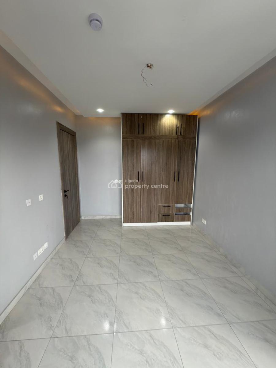 Beautiful 4 Bedroom Maisonette with a Gym Elevator and a Pool, Lekki Phase 1, Lekki, Lagos, Flat / Apartment for Sale