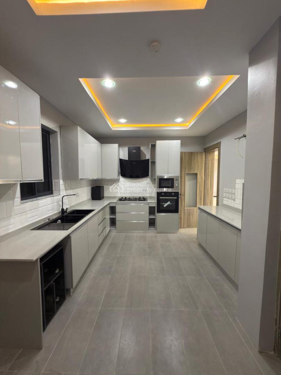Beautiful 4 Bedroom Maisonette with a Gym Elevator and a Pool, Lekki Phase 1, Lekki, Lagos, Flat / Apartment for Sale