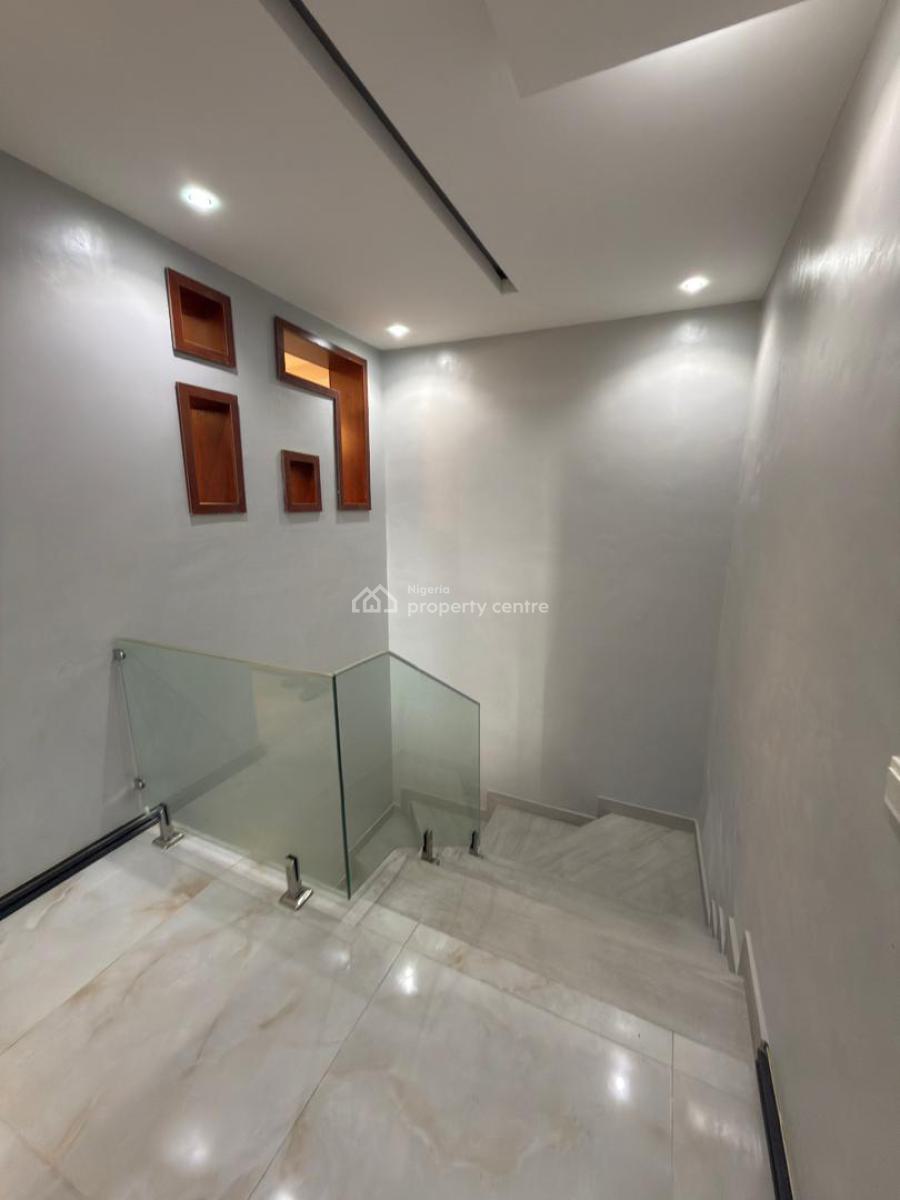 Beautiful 4 Bedroom Maisonette with a Gym Elevator and a Pool, Lekki Phase 1, Lekki, Lagos, Flat / Apartment for Sale