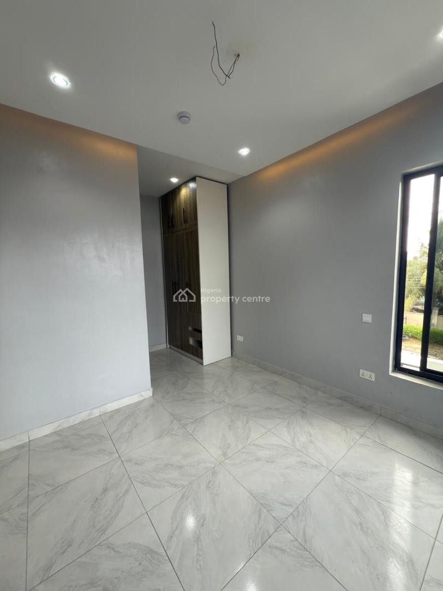 Beautiful 4 Bedroom Maisonette with a Gym Elevator and a Pool, Lekki Phase 1, Lekki, Lagos, Flat / Apartment for Sale