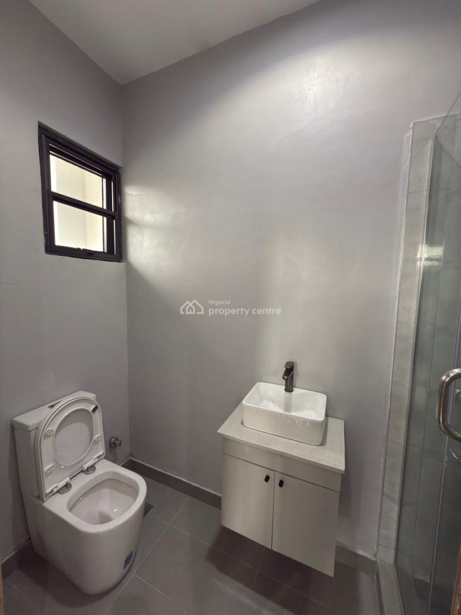 Beautiful 4 Bedroom Maisonette with a Gym Elevator and a Pool, Lekki Phase 1, Lekki, Lagos, Flat / Apartment for Sale