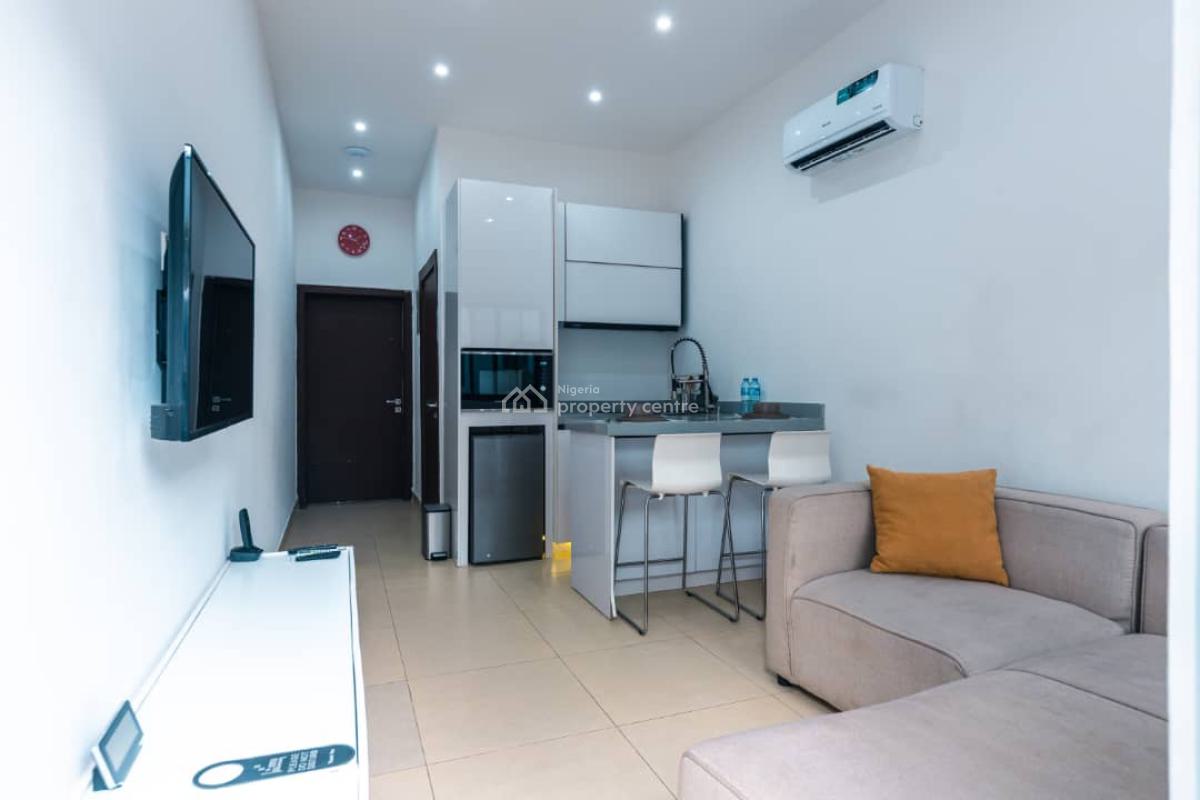 2 Units of Cute One Bedroom Apartment with Swimming Pool and Gym, Ayodele Odubiyi Street, Lekki Right, Lekki Phase 1, Lekki, Lagos, Flat / Apartment Short Let