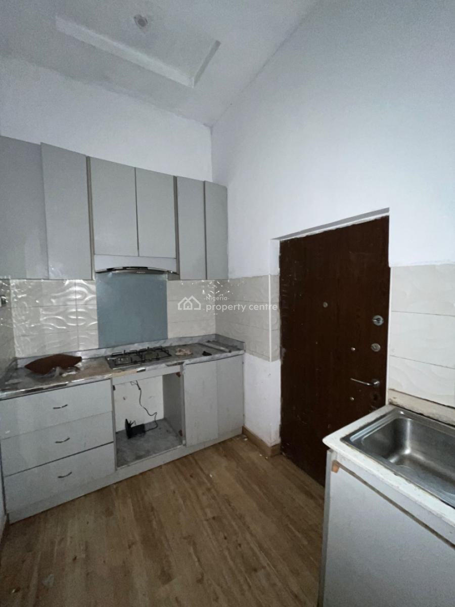 Luxury 2bedroom Flat Upstairs and Downstairs, Mobil Road Ilaje, Ajah, Lagos, Flat / Apartment for Rent