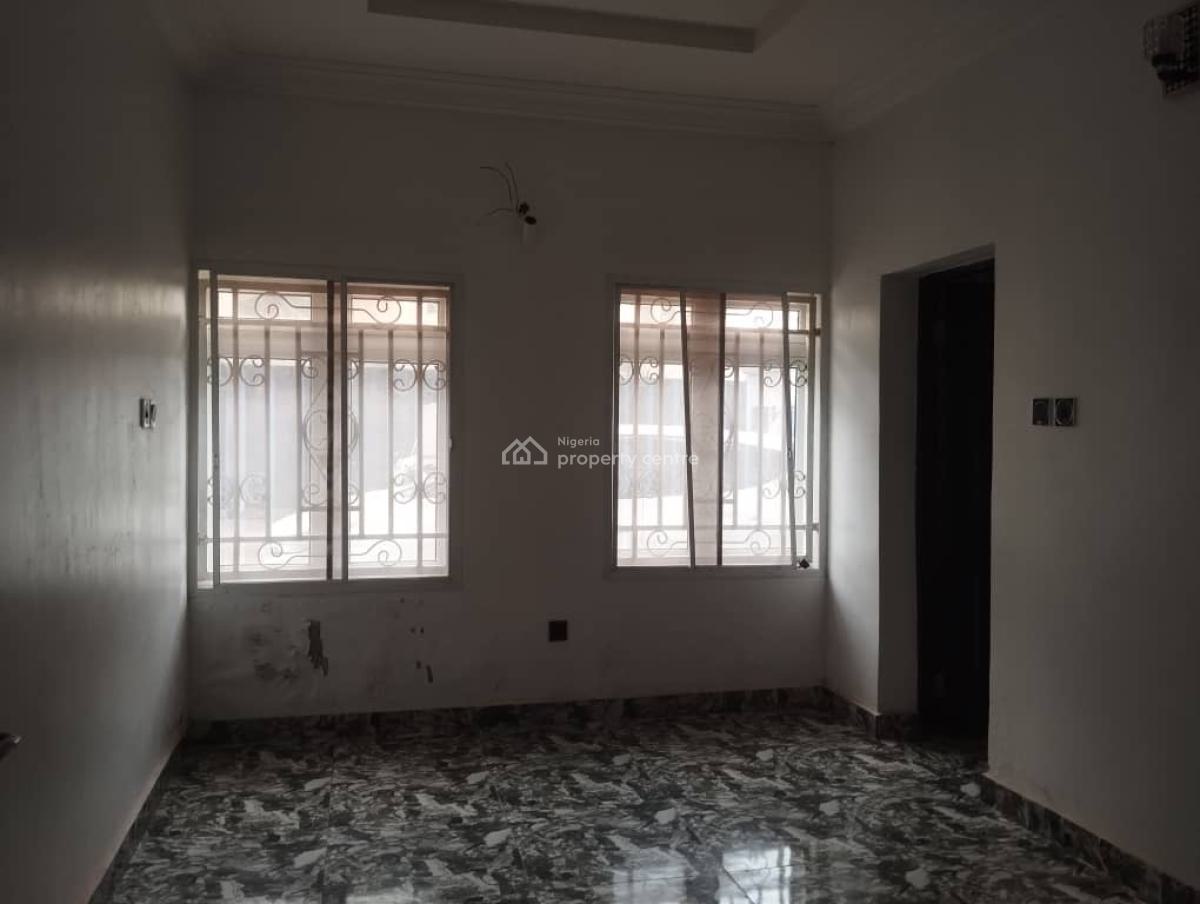 Serviced 4 Bedroom Duplex with 2 Sitting Room Comes with Generator., Jahi, Abuja, Terraced Duplex for Rent