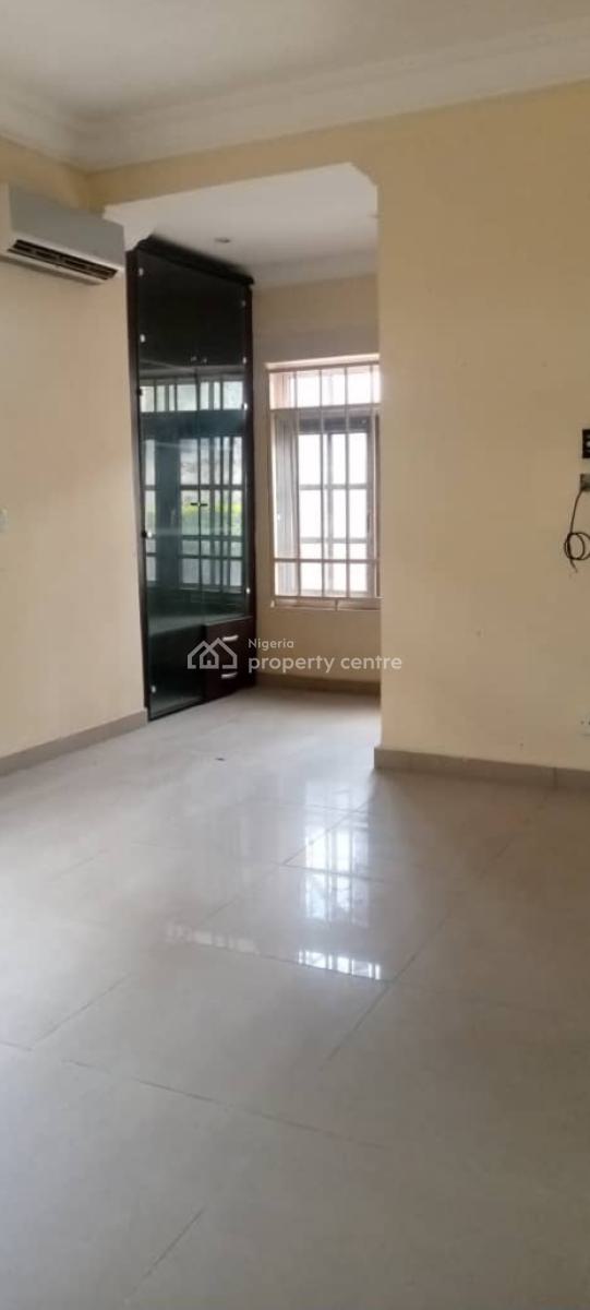 a Very Good Serviced 3bedroom Flat + 1bq, Wuse2 District. ( The Apartment Is Strictly for Office Use), Wuse 2, Abuja, Flat / Apartment for Rent