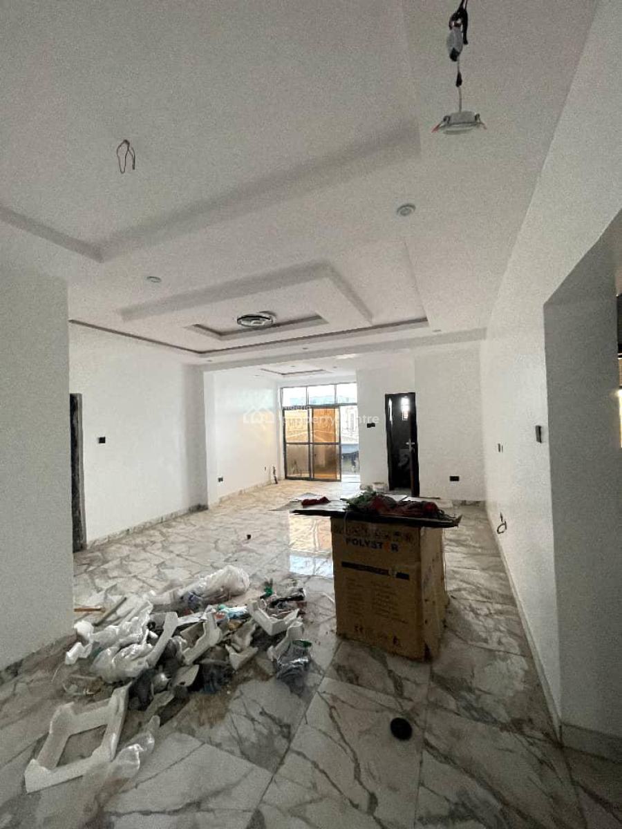 Lovely 3 Bedroom Flat, Alagomeji, Yaba, Lagos, Flat / Apartment for Rent