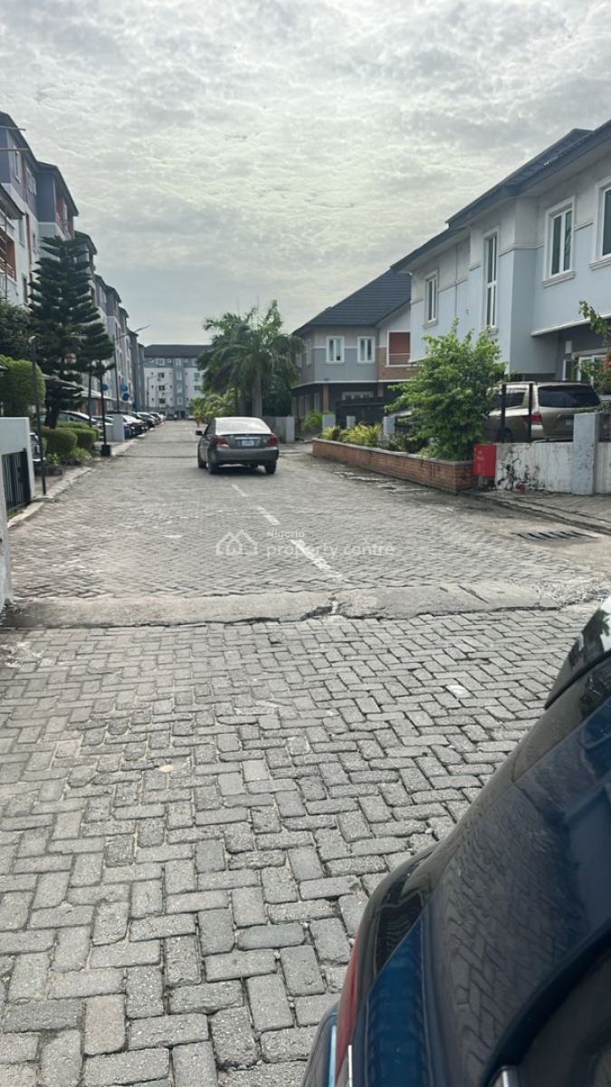 Lovely 2 Bed Apartment in Ikate, New Horizon 1 Estate Lekki Enclave Ikate, Ikate, Lekki, Lagos, Flat / Apartment for Sale